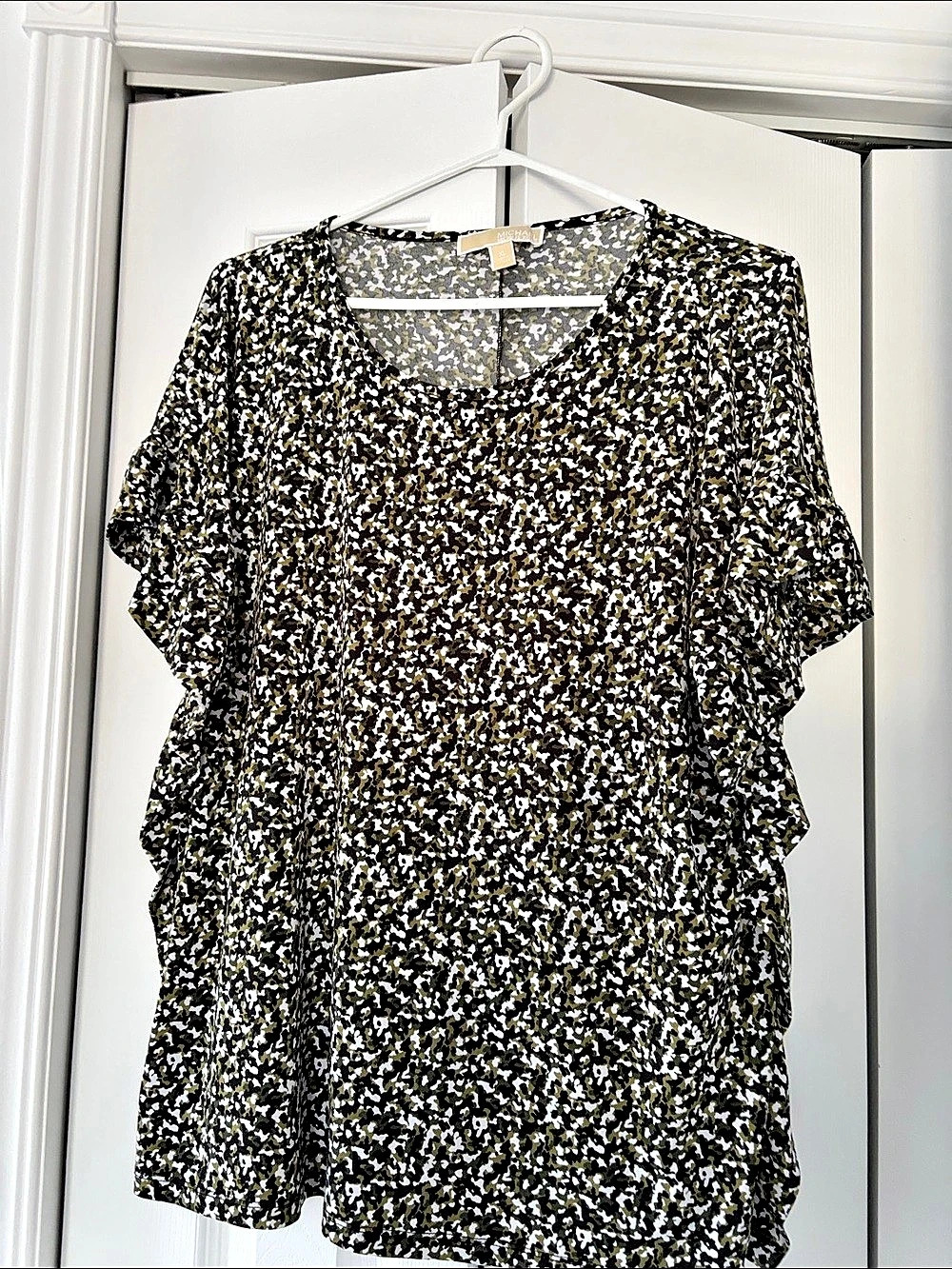Michael Kors Camo Ruffle Sleeve Blouse in Black & Green XL Like New